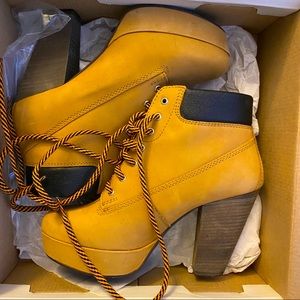 Steve Madden heeled work boot